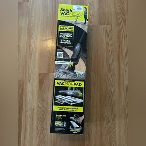 Shark Cordless Hard Floor Vacuum Mop with Disposable Pad and cleaner NEW